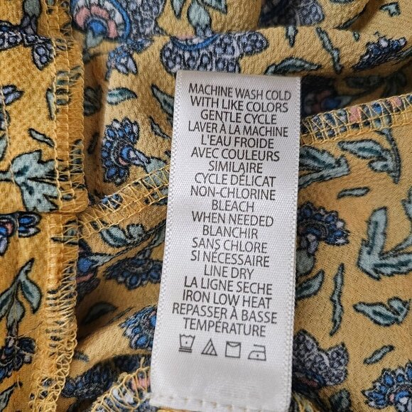 Max Studio Paper bag High Waisted Floral Crepe Tie Waist Shorts - Picture 8 of 8